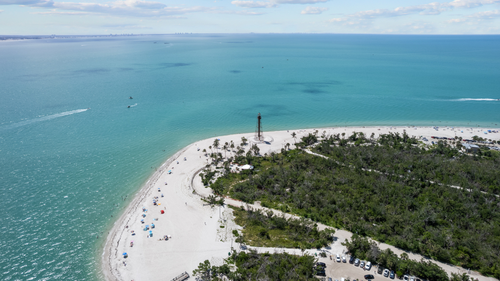 Lighthouse Point 325 55