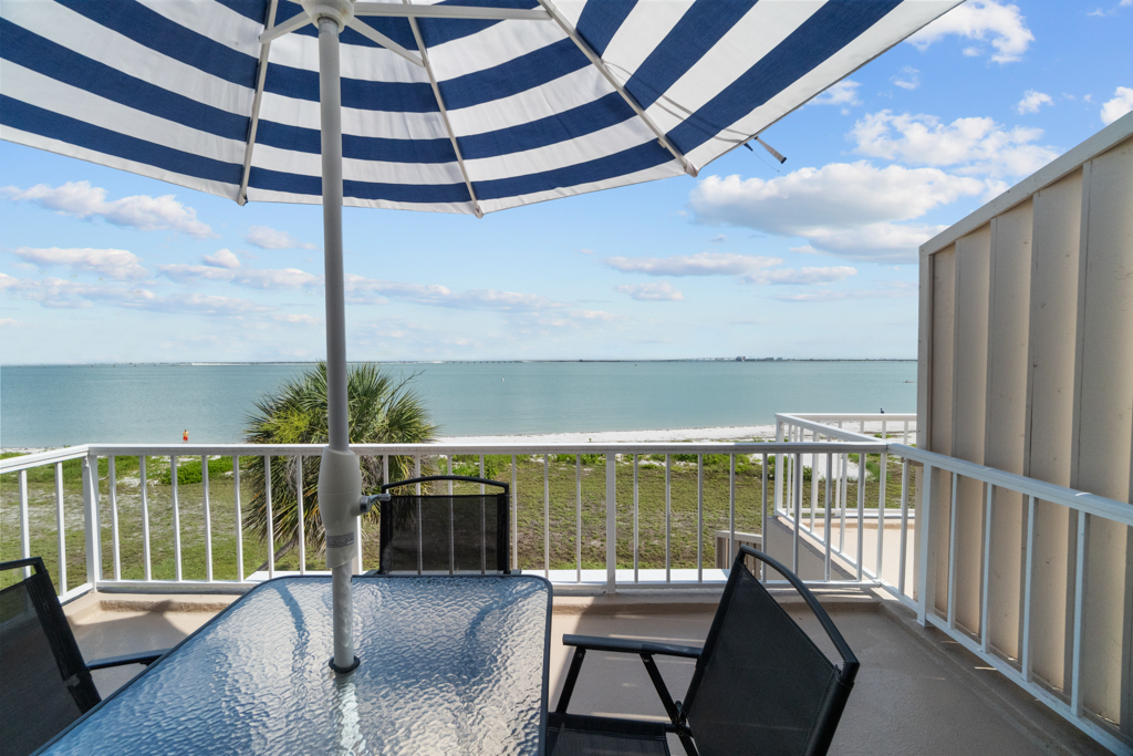 Lighthouse Point 325 45