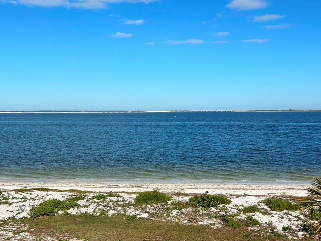 Lighthouse Point 325 54