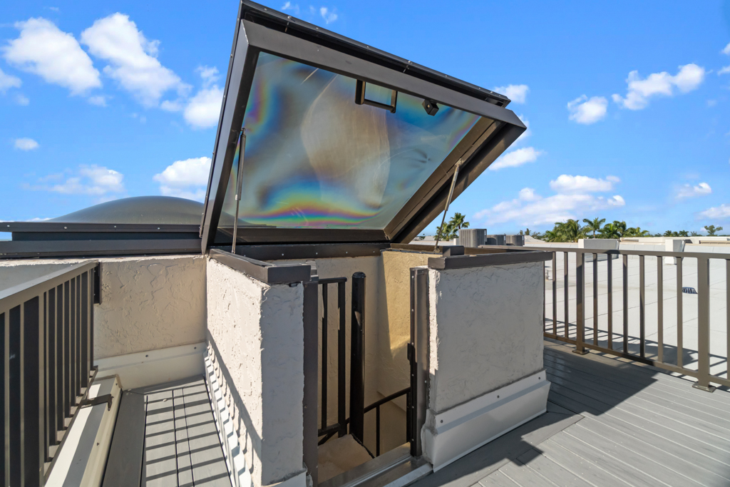 Compass Point 103 49