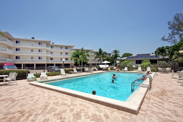 Sanibel Surfside 222 4