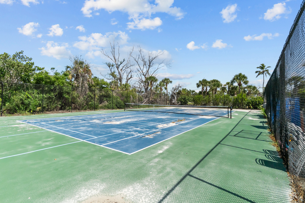 Shell Island Beach Club 6D 39