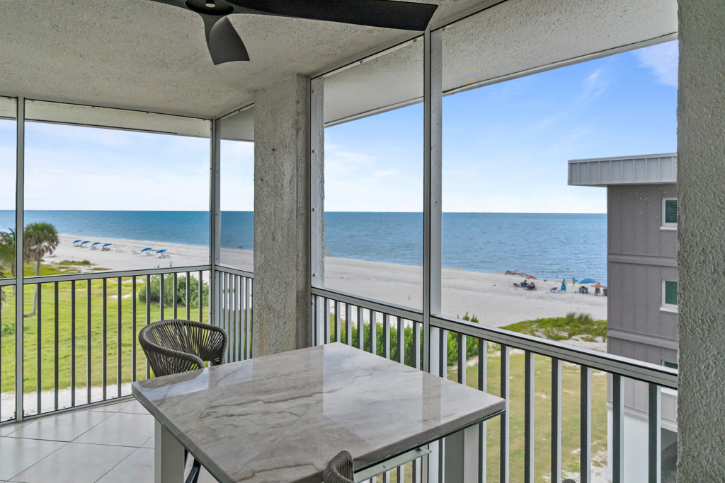 Island Beach Club P4E 39