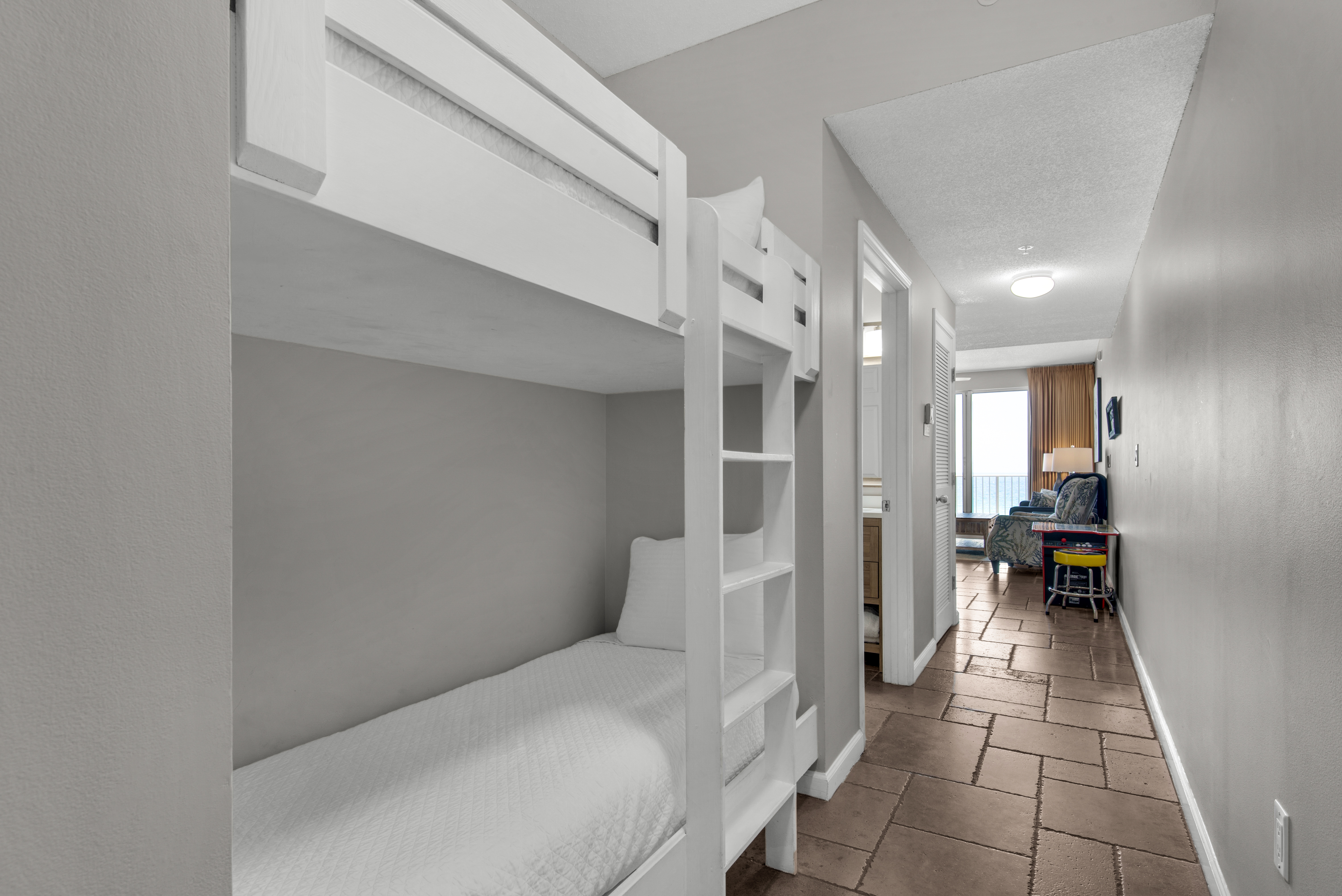 Majestic Sun 406B | Photo 15