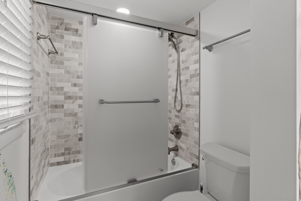 Breaker's West A7 | Photo 24