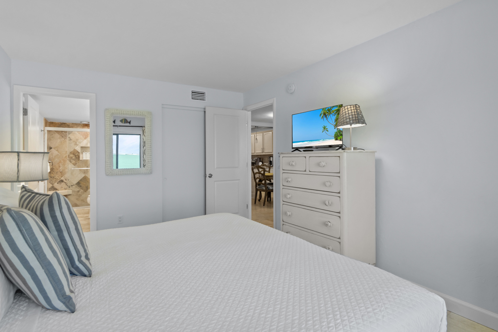 Mariner Pointe 1012 | Photo 27