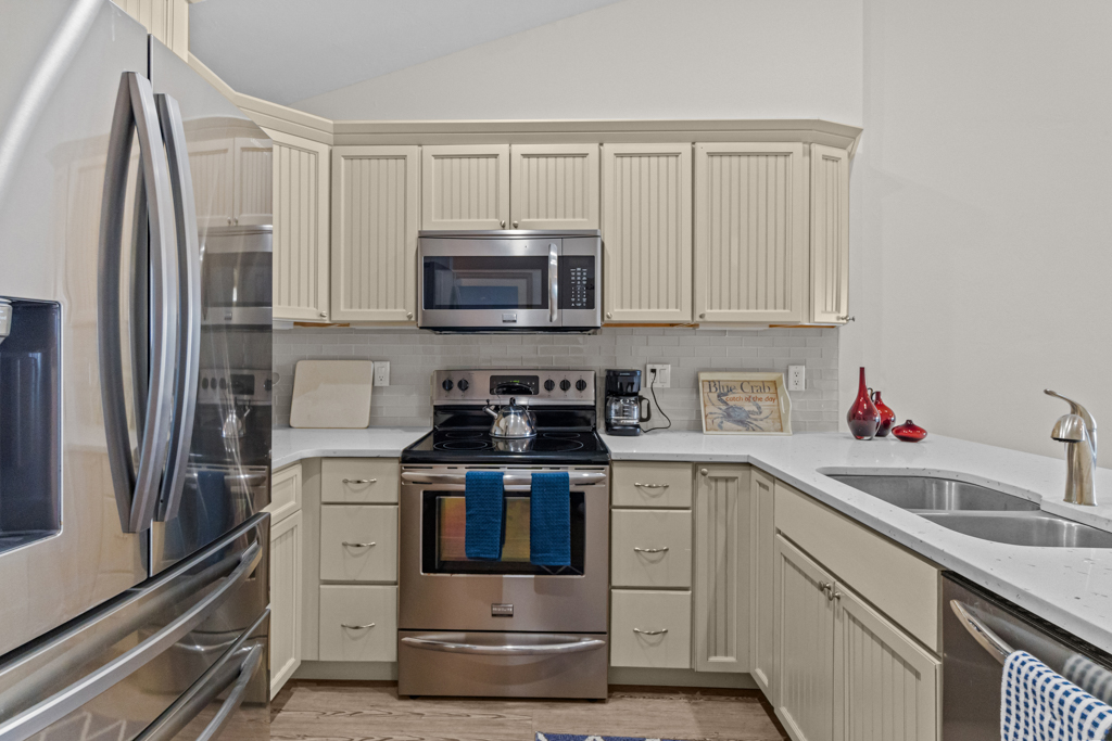 Mariner Pointe 1083 | Photo 3