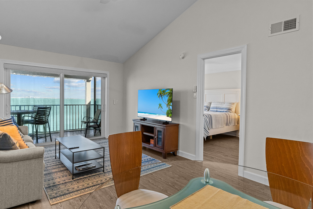 Mariner Pointe 1083 | Photo 9