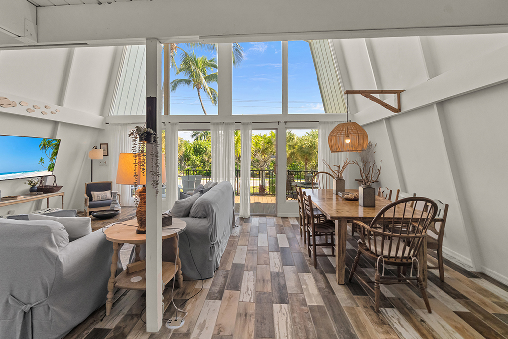 Beach Barn | Photo 10