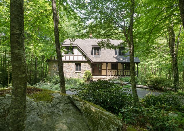 1242 Hillside Drive