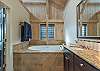 En suite bath w/jetted tub