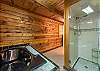 En suite bath w/soaking tub & walk-in shower