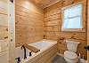 En suite bath w/soaking tub