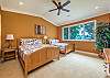 Upper level bedroom w/2 queen beds & en suite bath