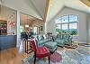 Spacious & stylish living room w/