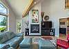 Spacious & stylish living room w/