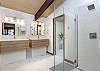 Newly-updated en suite bath w/