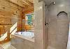 En suite bath w/soaking tub & walk-in shower