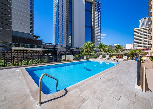2140 Kuhio Ave #607