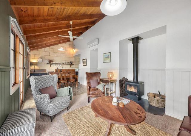 Jamieson Cottage1