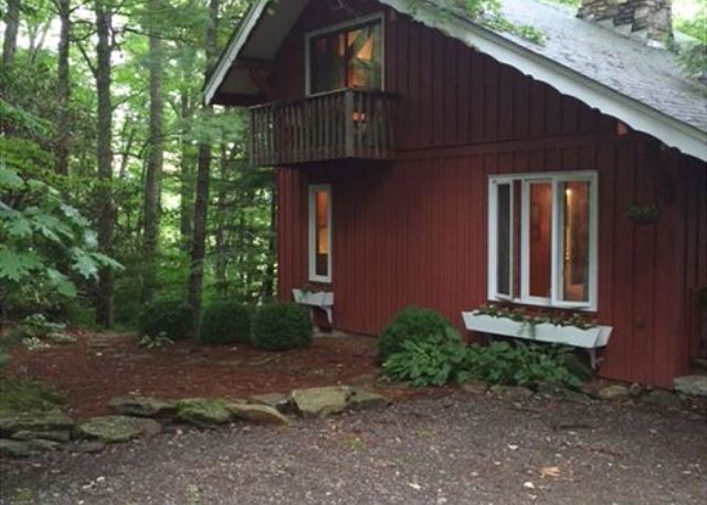 Hoot Owl Hollow has easy access, **FALL SPECIAL** a great view!