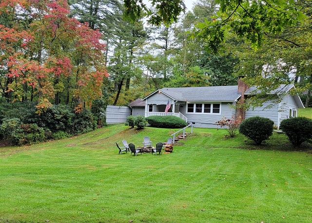 Black Bear Cottage - Your home away from home in Highlands, NC 3 BR/ 2 baths