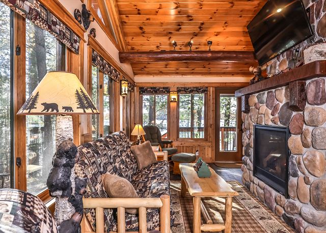 Bear's Paw & Cottage - Hiller Vacation Homes