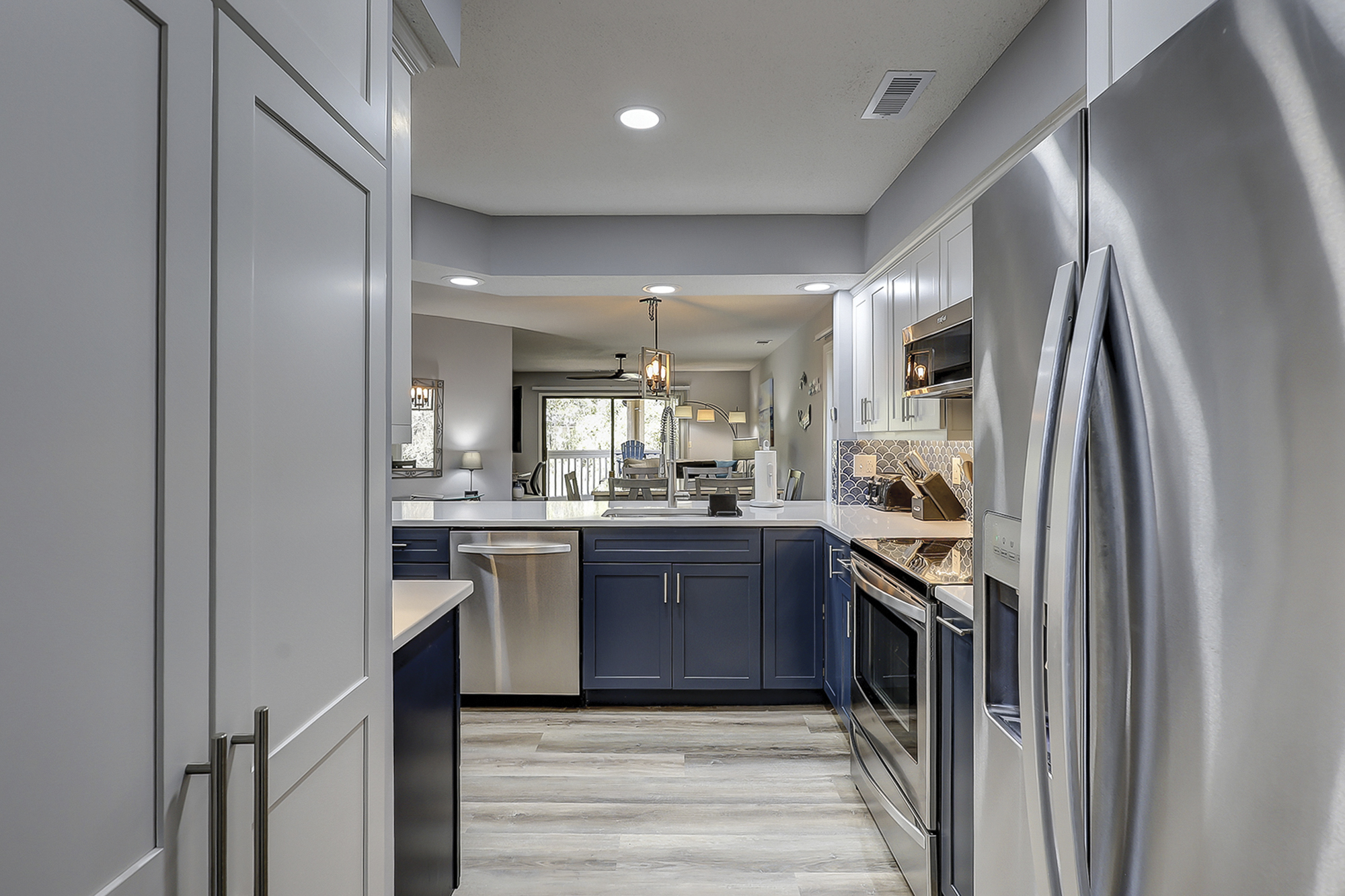 Colonnade Club 174 | Photo 9