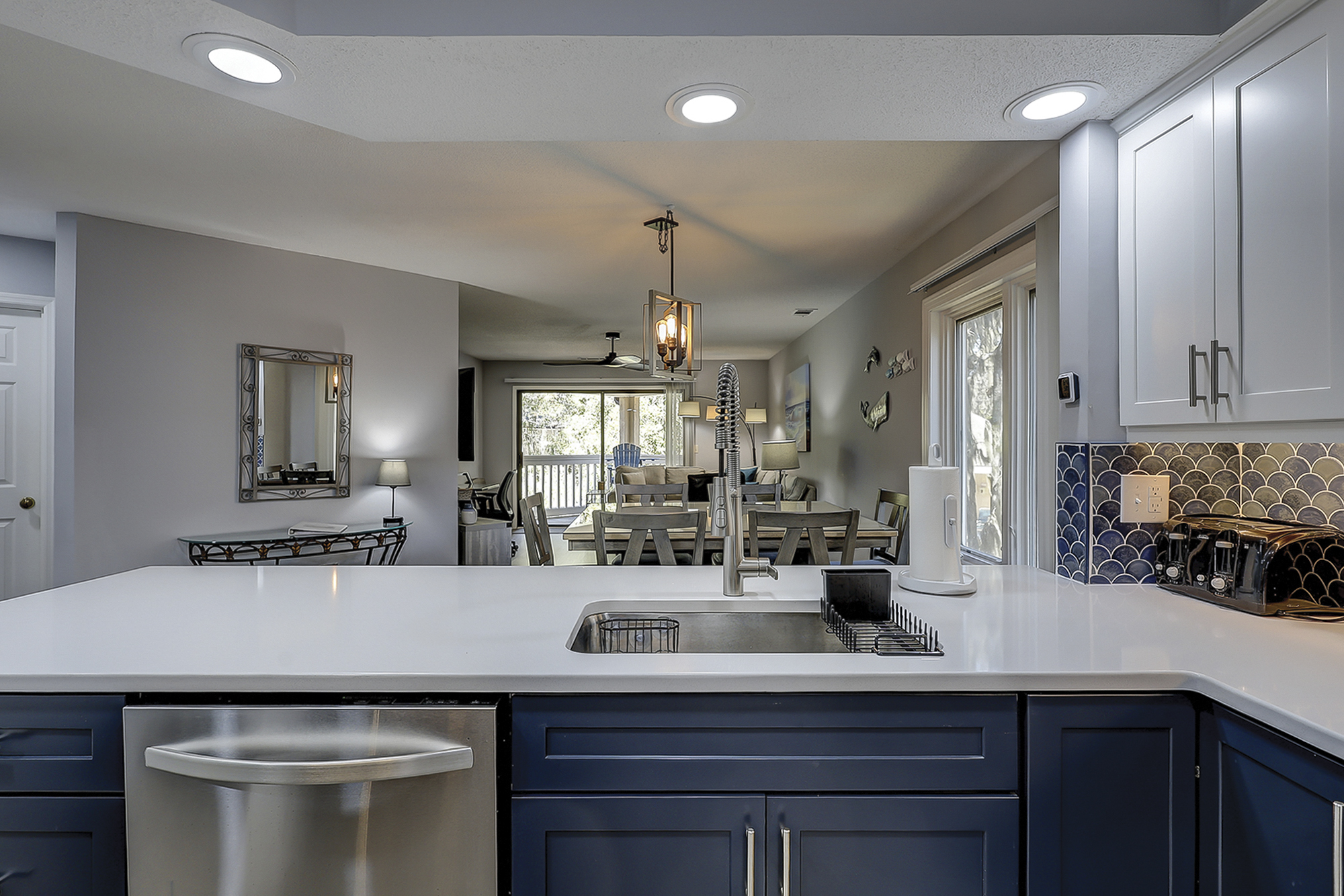 Colonnade Club 174 | Photo 8