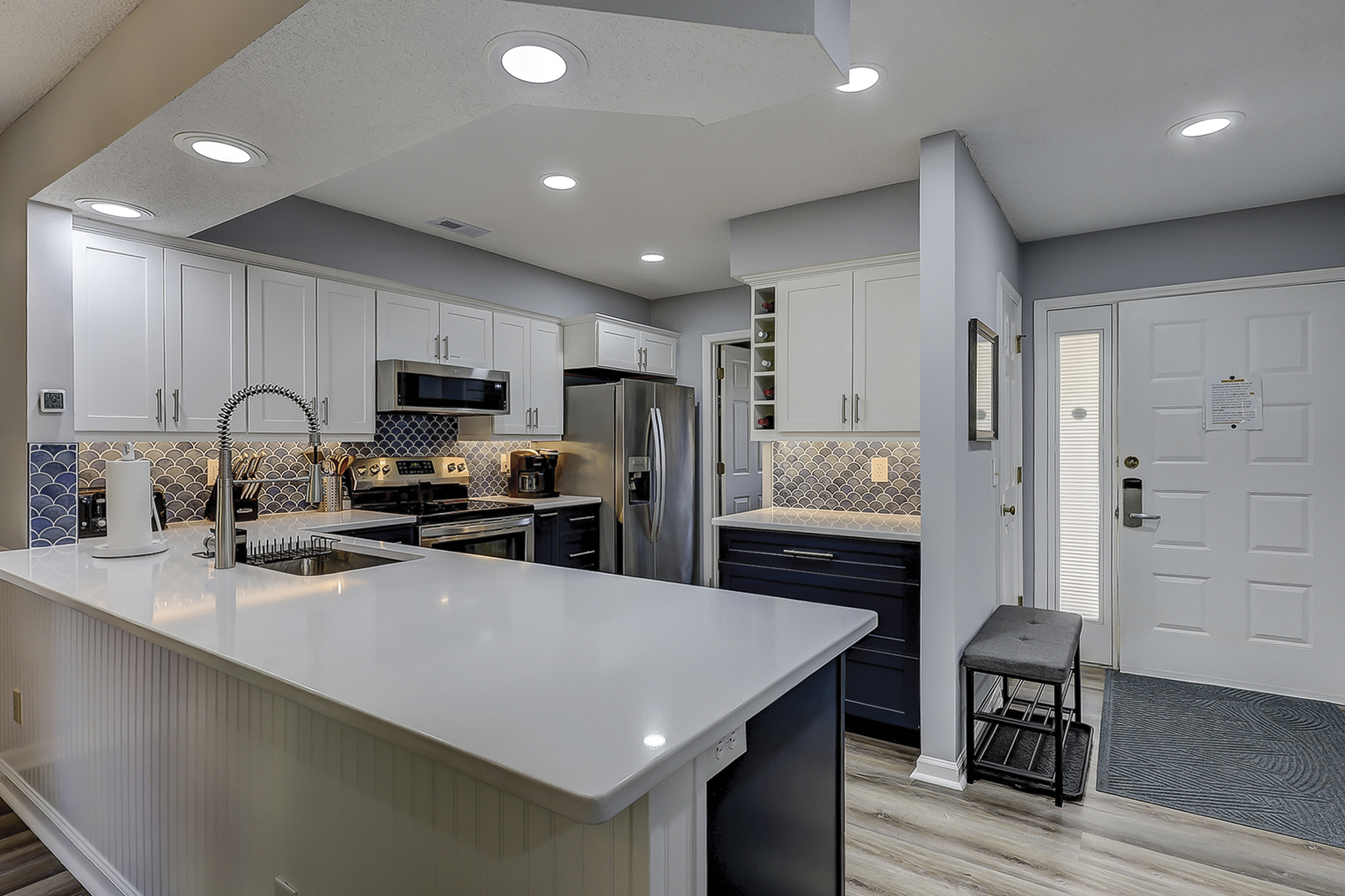 Colonnade Club 174 | Photo 6