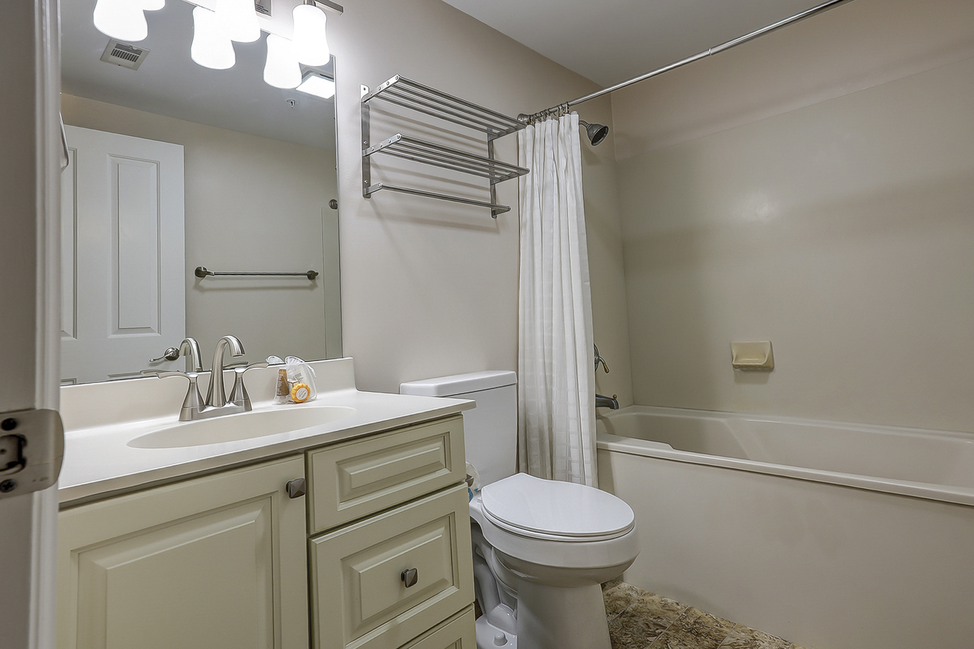 Windsor II 2418 | Photo 34