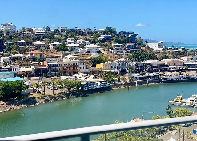 Apartment 1002 | River & Stadium Views