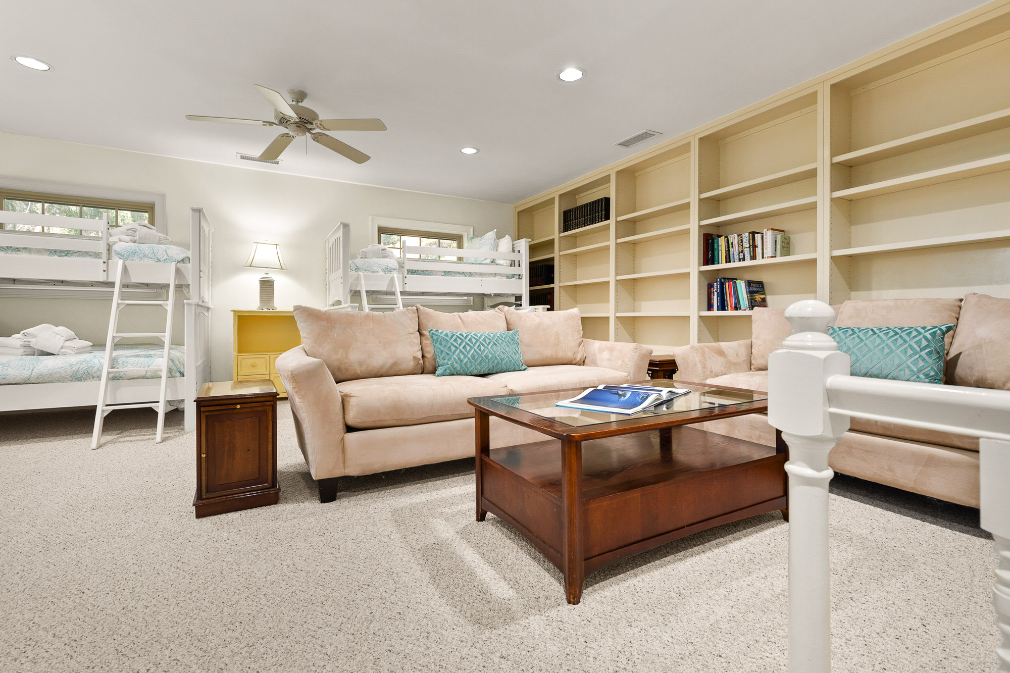 18 Turnberry Lane host2coast