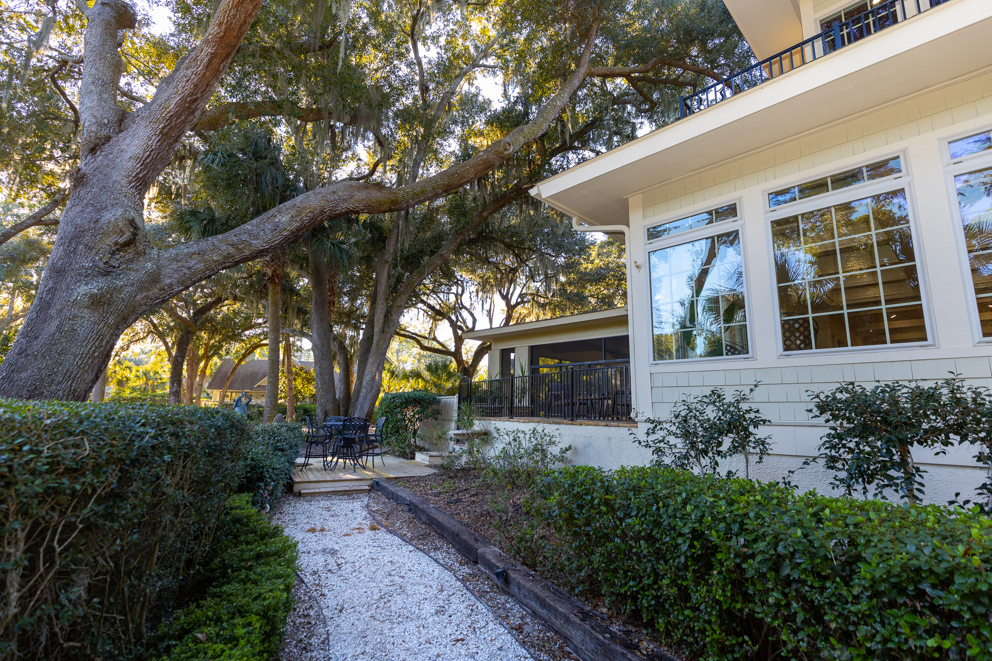 18 Turnberry Lane host2coast