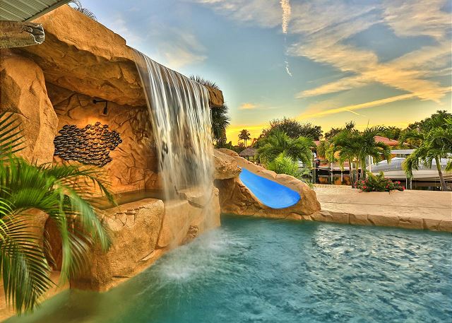 Tropical Cape C Vacation Al House
