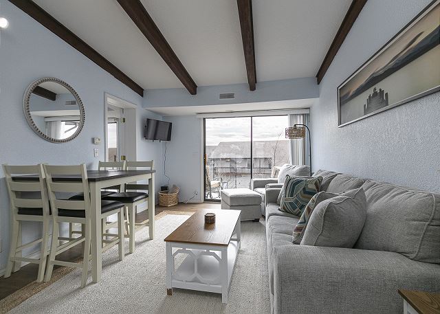 The Getaways 122-Lake View, Pool & Playground