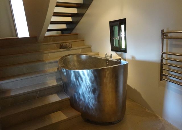 Soaking tub. 