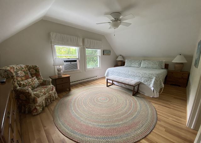 Upstairs king bedroom