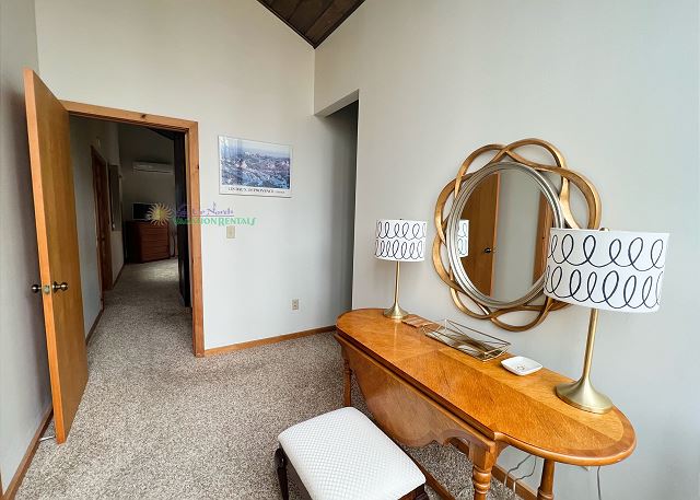 Dressing area off master bedroom. 