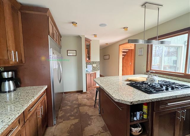 Full kitchen.