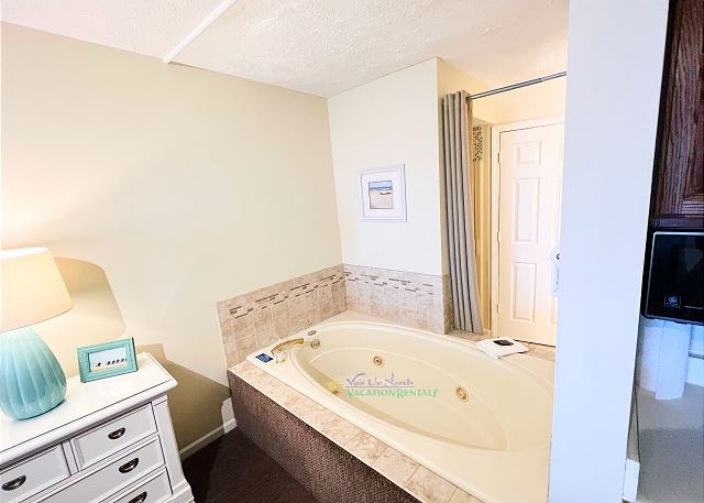 Jetted tub. 