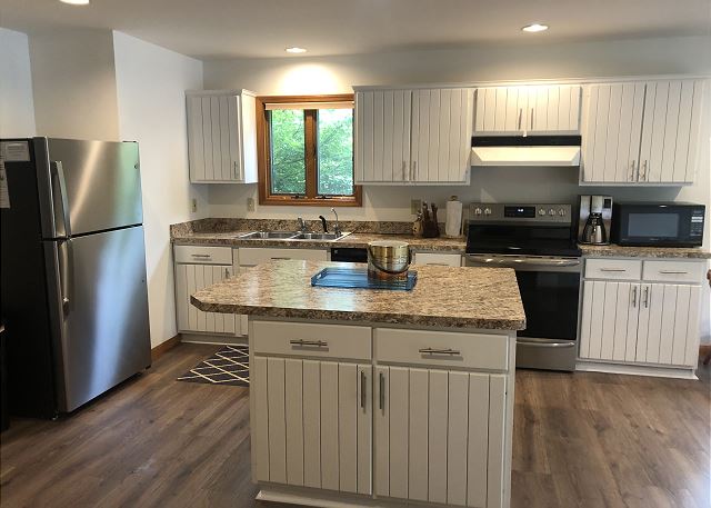  Fully equipped, cooking basics, dishware & flatware, microwave, toaster, drip coffee maker, trash bags, paper towels.
