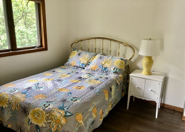 Main floor full bed