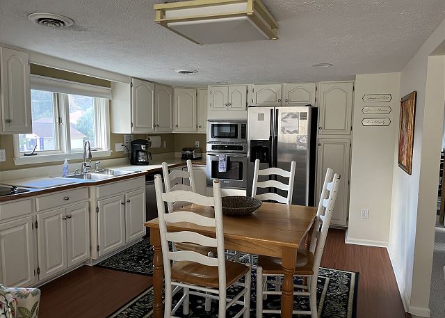 Kitchen and dining area.