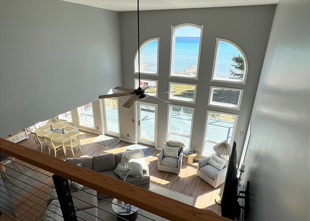 Upper level 