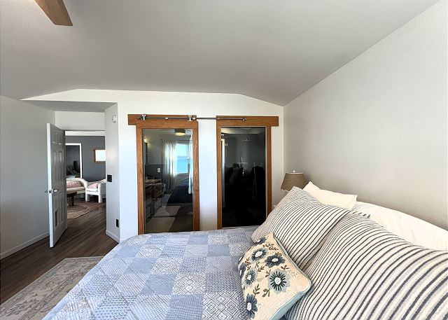 Upper level 