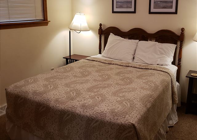 Queen size bedroom. 