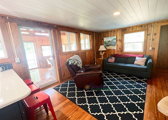 Living/sitting area off the kitchen.