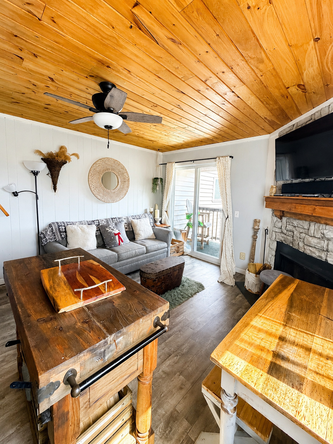 Pinnacle Inn 3302 | Views | Shared pool & hot tub | Photo 8