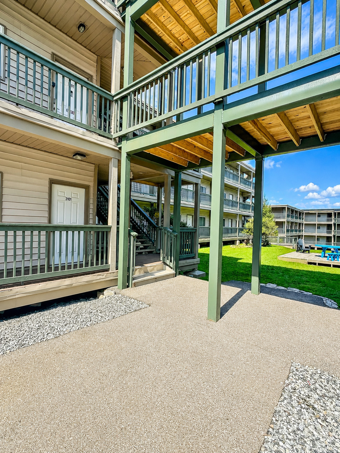 Pinnacle Inn 3302 | Views | Shared pool & hot tub | Photo 5